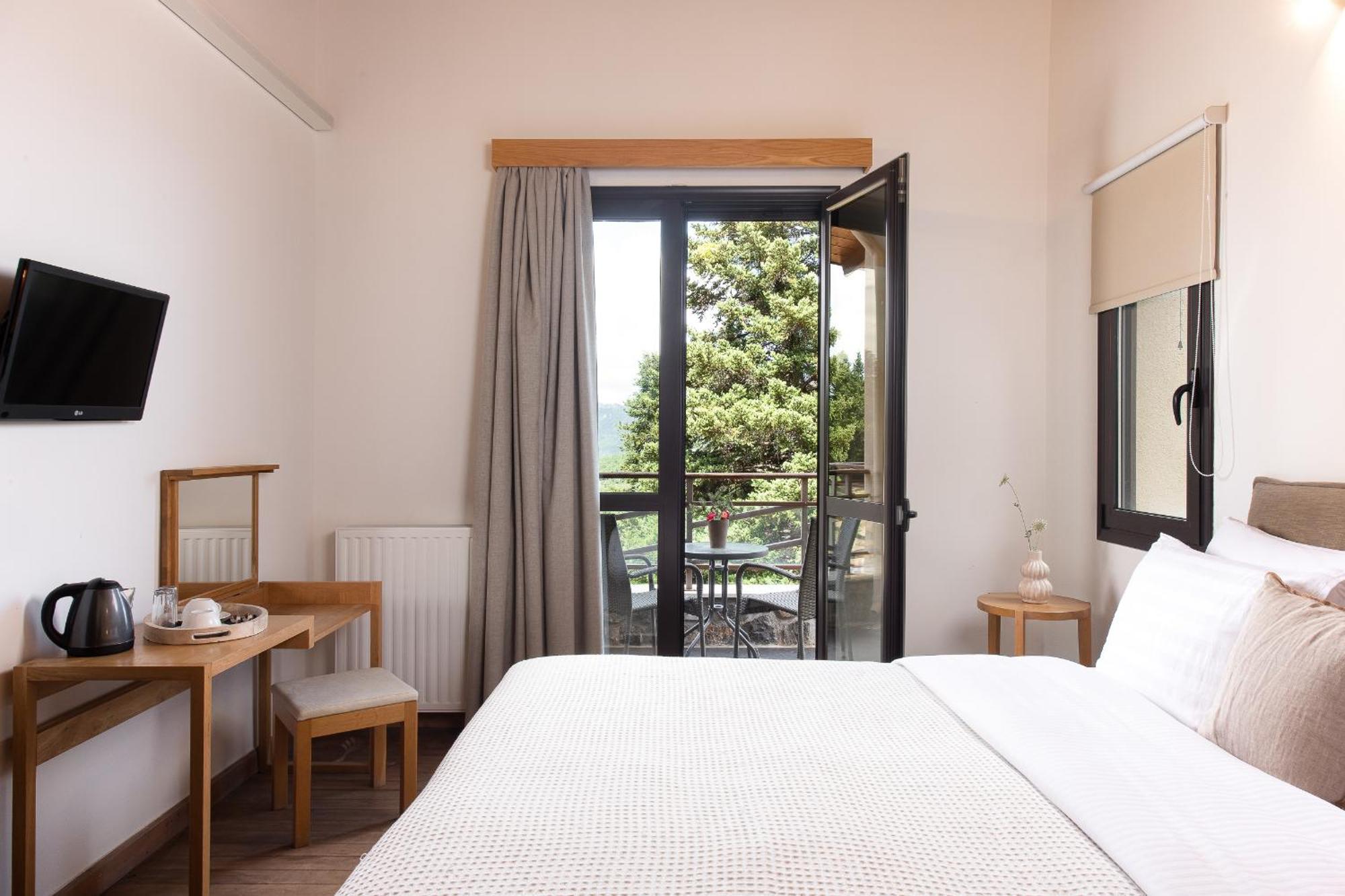Natura Hotel ヴィティナ エクステリア 写真